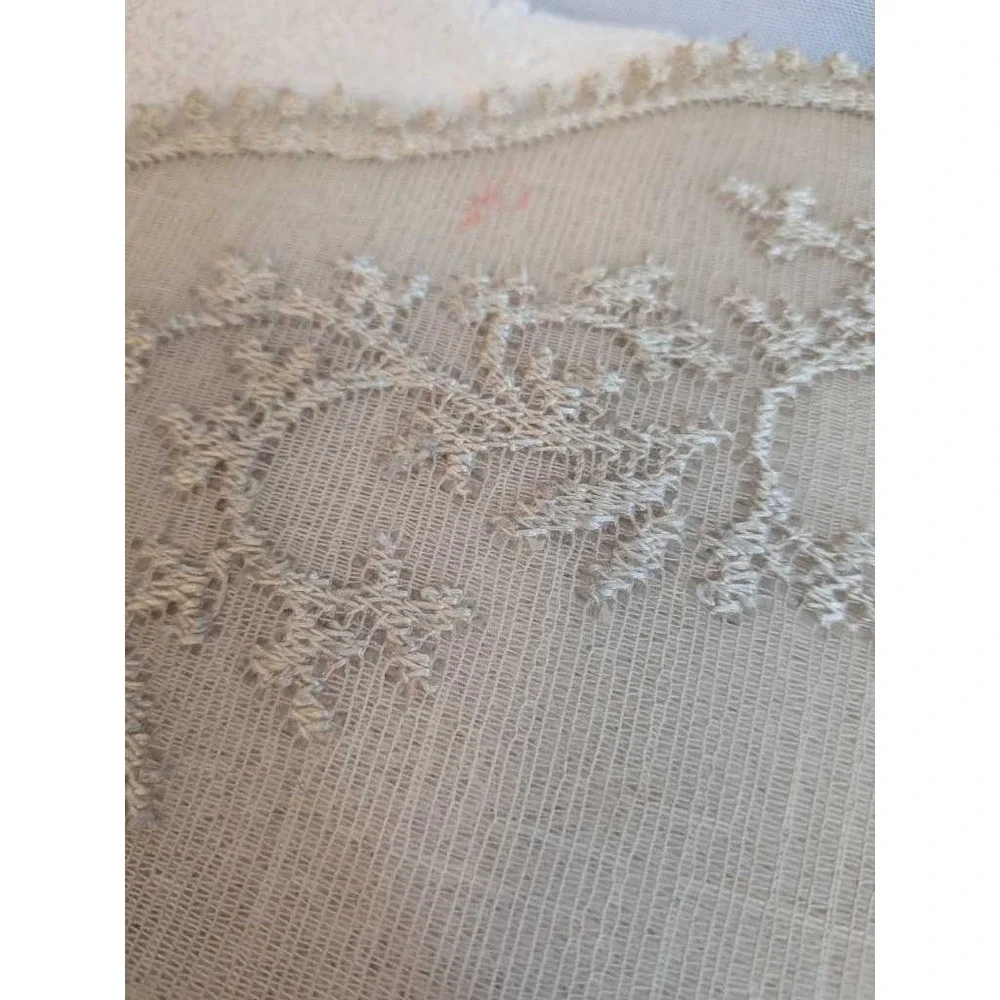Vintage Lace Runner and Doilies Set Floral Embroidered Table Home‎ Decor